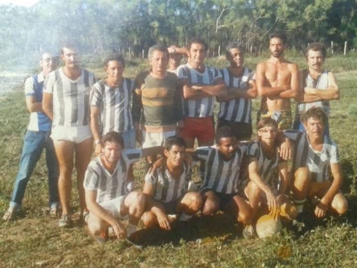 Tremedal 70 anos - time de futebol no campo onde hoje é o CEAT